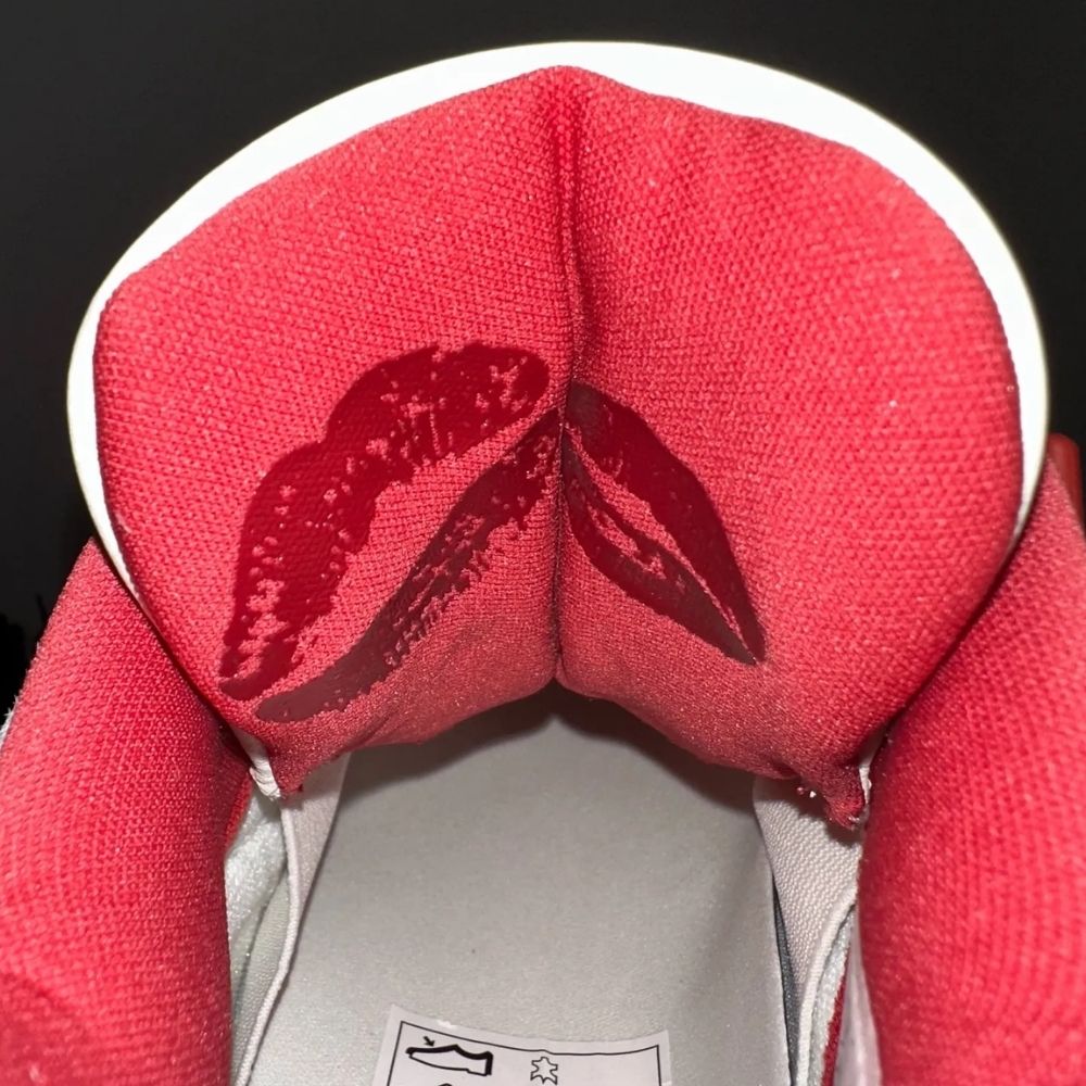 Air Jordan 4 Valentine Day