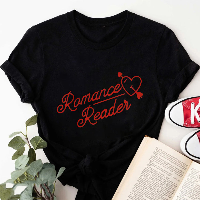 Wardrobecart Romance Reader Heart Arrow Design Unisex Classic T-shirt