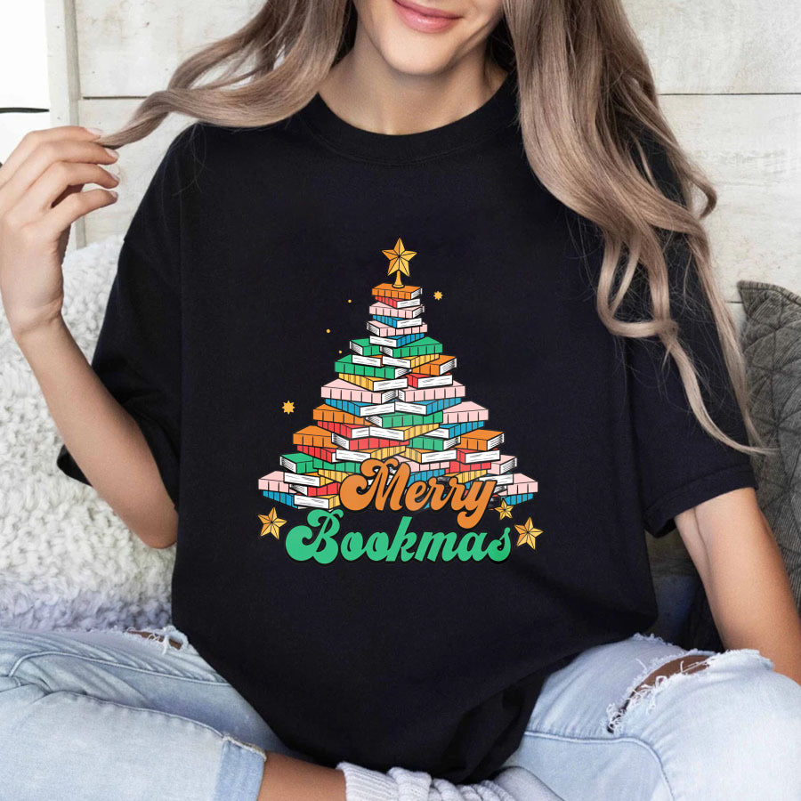 Wardrobecart Merry Bookmas Tree Made Of Books Unisex Classic T-shirt