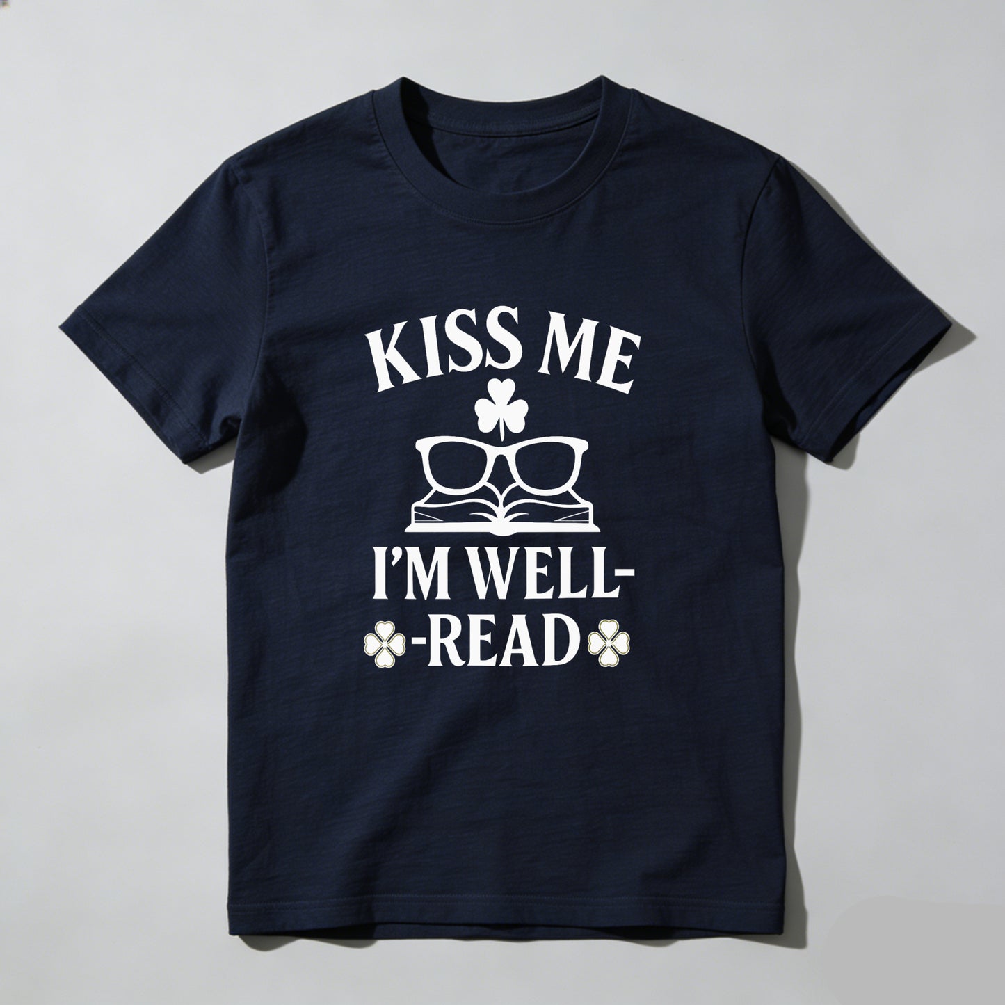Wardrobecart Kiss Me I'm Well Read Unisex Classic T-shirt