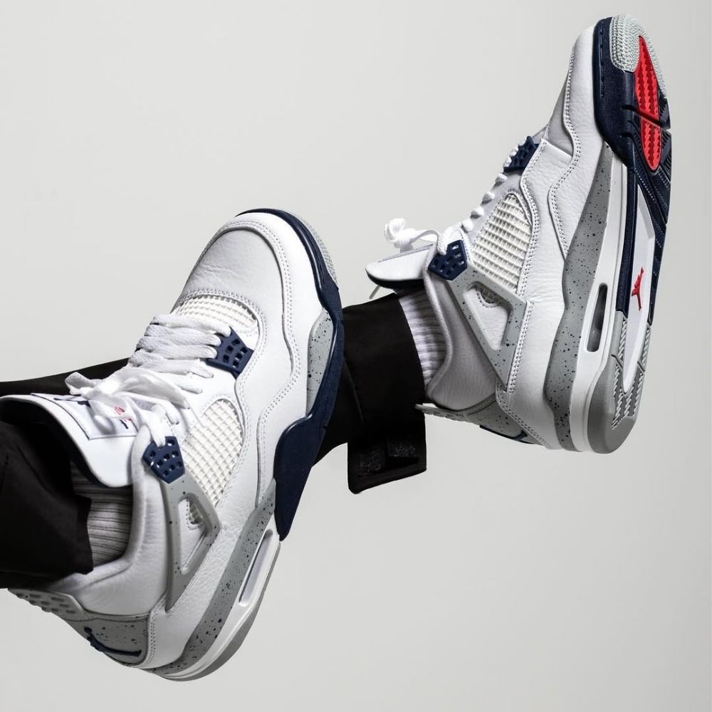 Air Jordan 4 Retro Midnight Navy