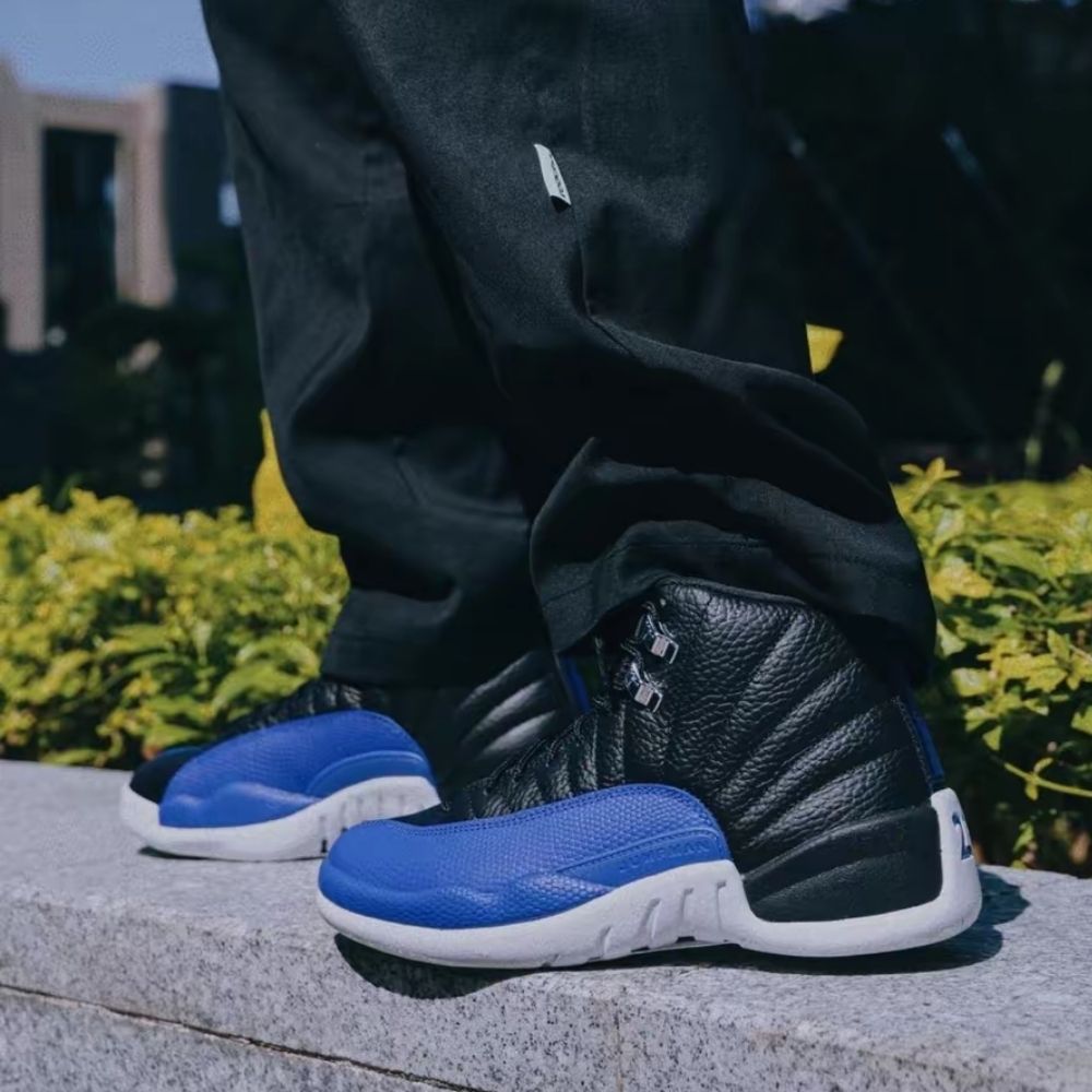 Air Jordan 12 Retro Hyper Royal Black