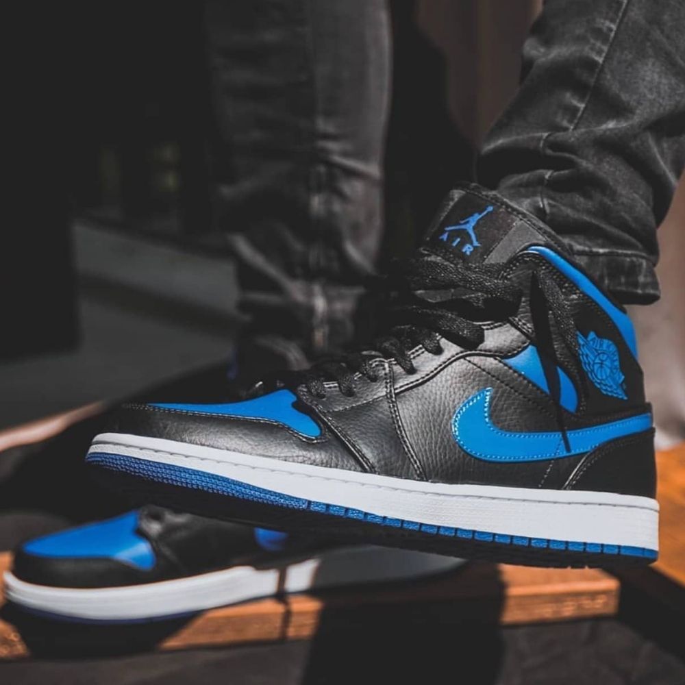 Air Jordan 1 Mid Royal Black