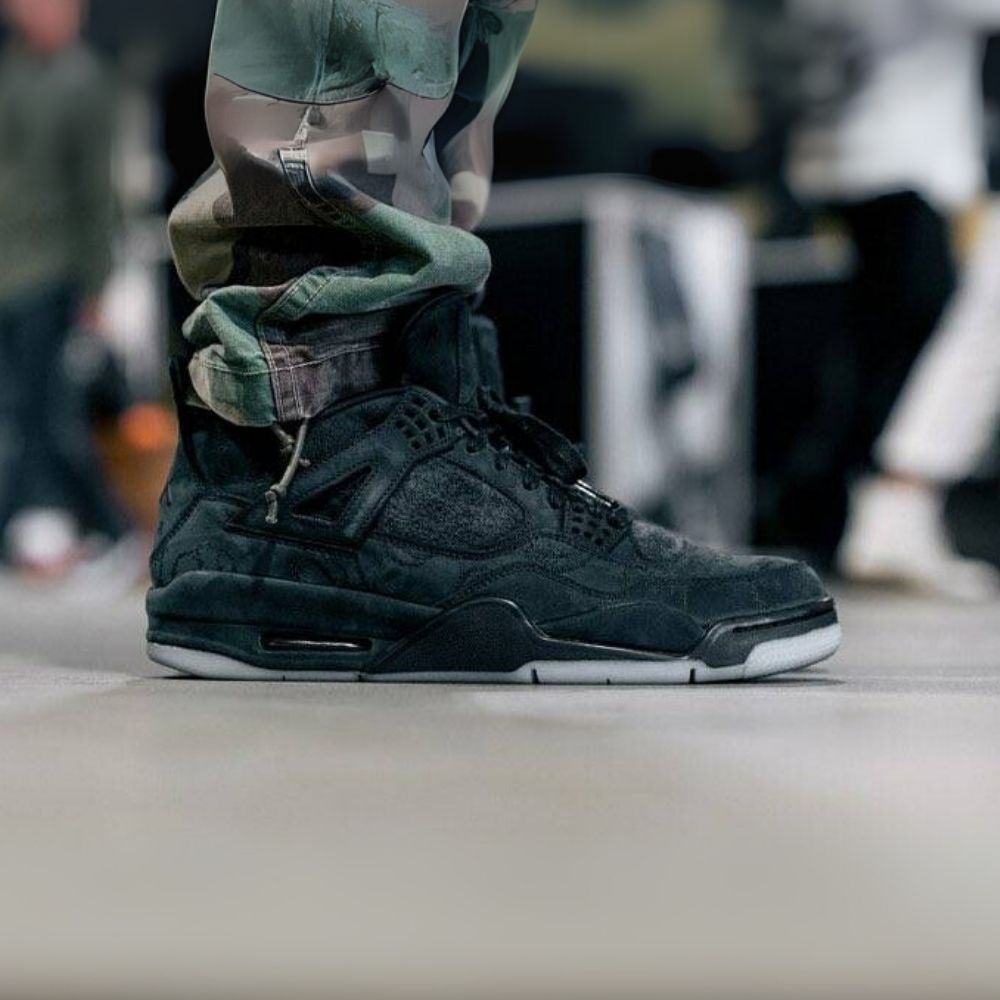 Air Jordan 4 Retro X Kaws Black