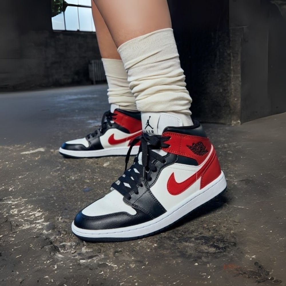 Air Jordan 1 Mid Gym Red Off Noir