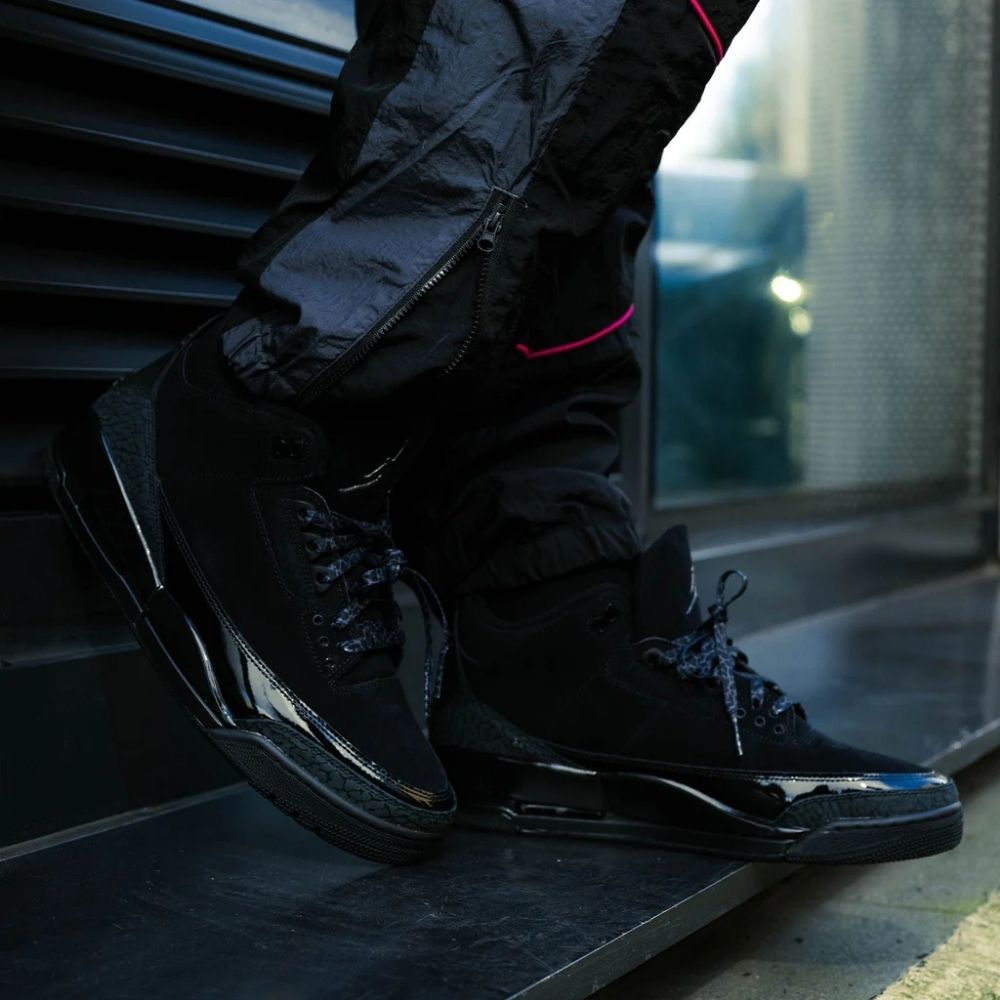 Air Jordan 3 Retro Black Cat 2025
