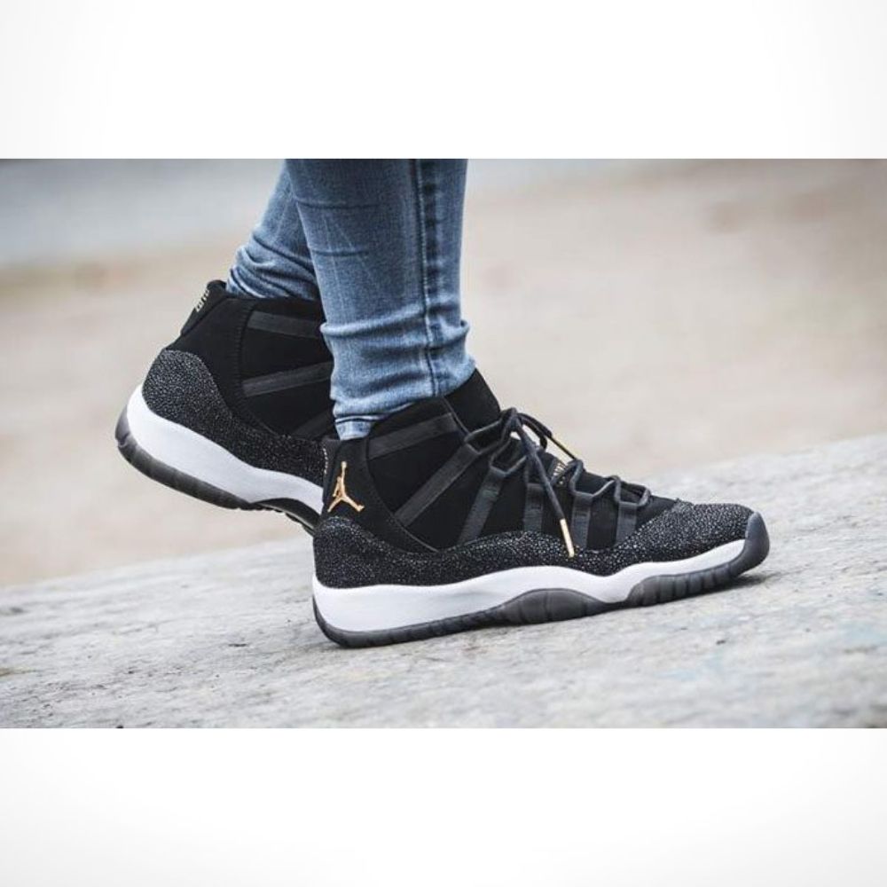 Air Jordan 11 Retro Heiress Black Stingray