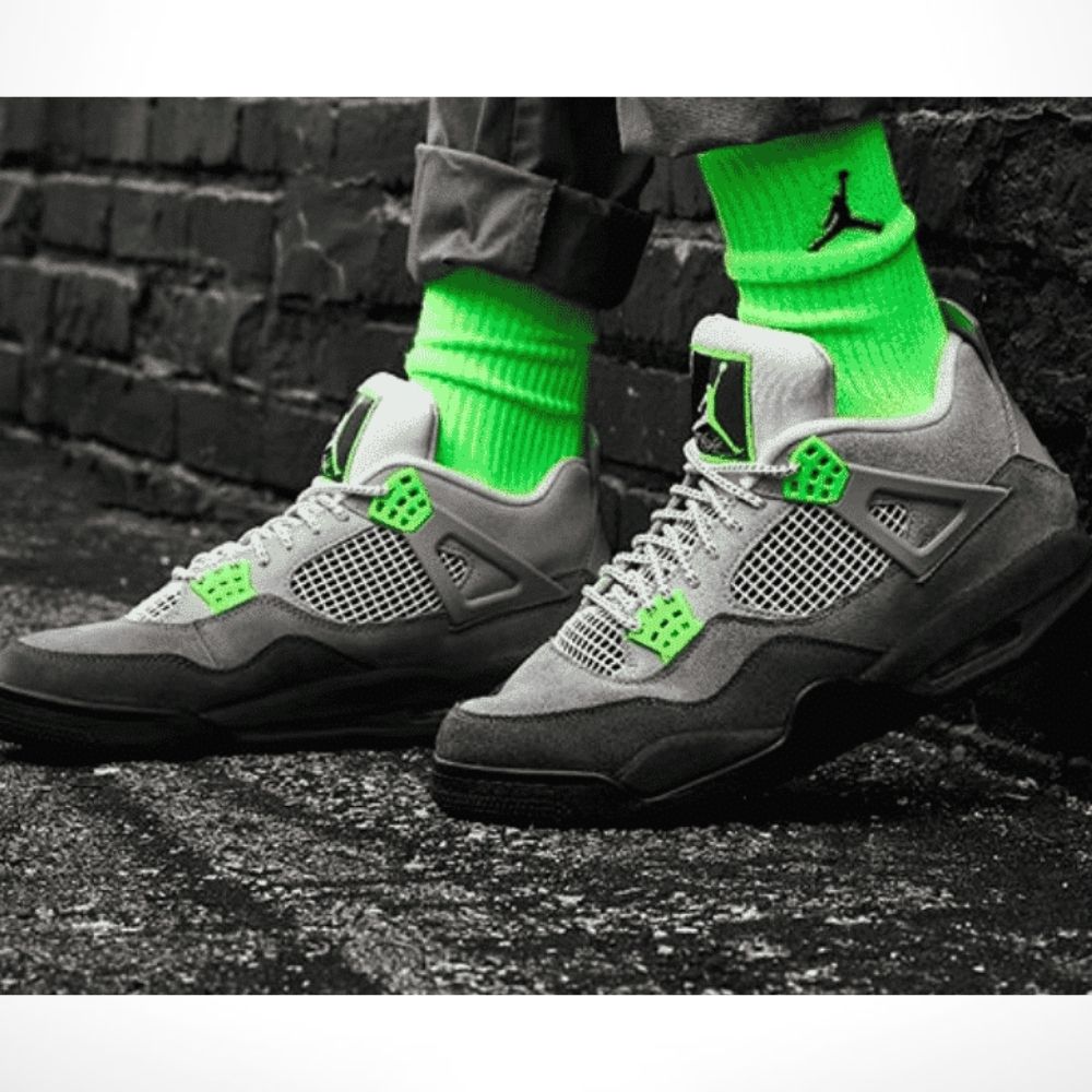 Air Jordan 4 Retro SE Neon 95 Grey