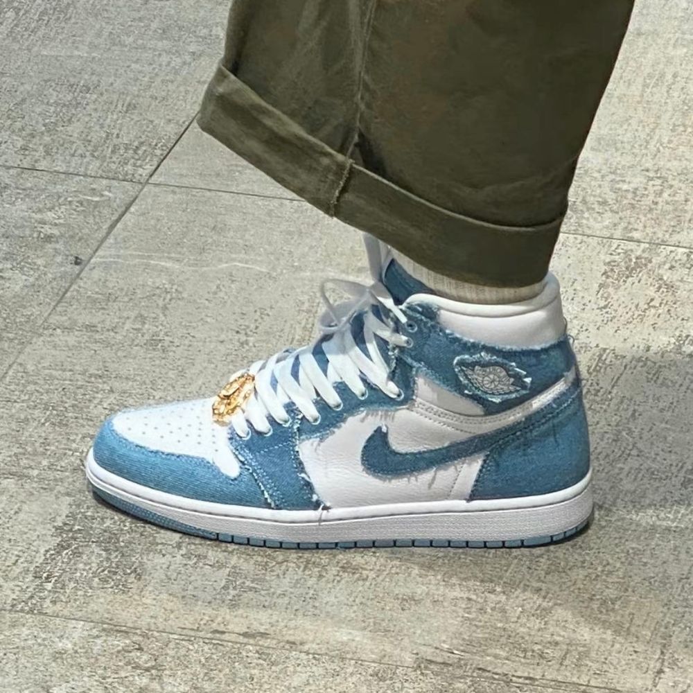 Air Jordan 1 Retro High OG Denim Blue