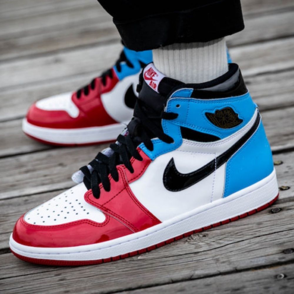 Air Jordan 1 Retro High OG Fearless Blue Red