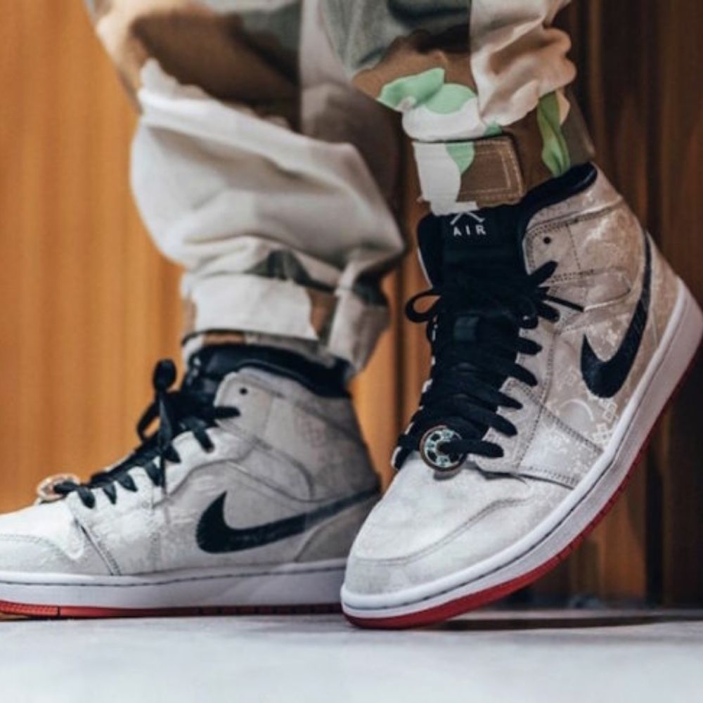 Air Jordan 1 Mid x Clot Fearless Grey