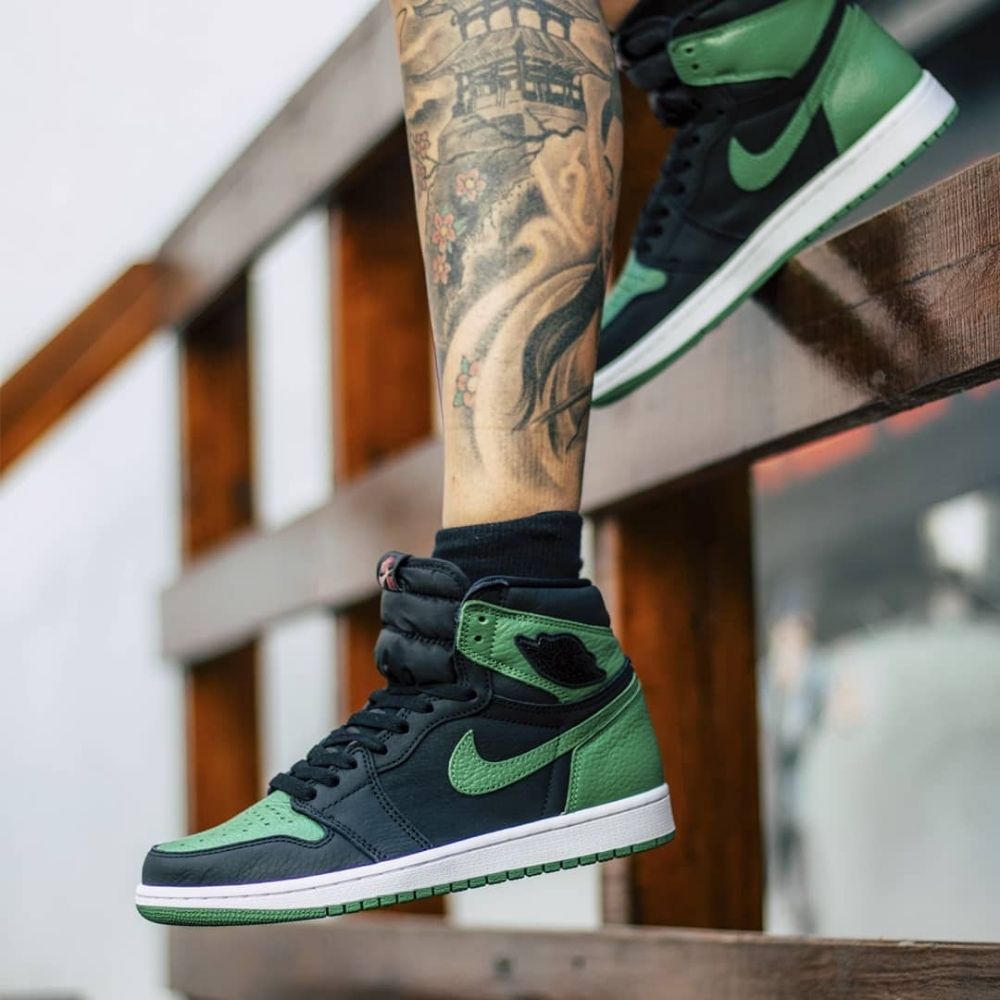 Air Jordan 1 Retro High Pine Green Black