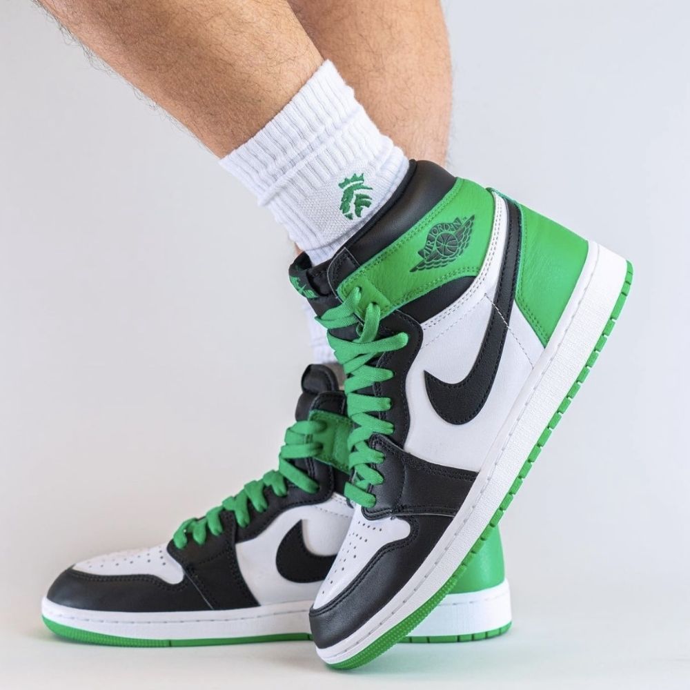 Air Jordan 1 Retro High OG Lucky Green Black