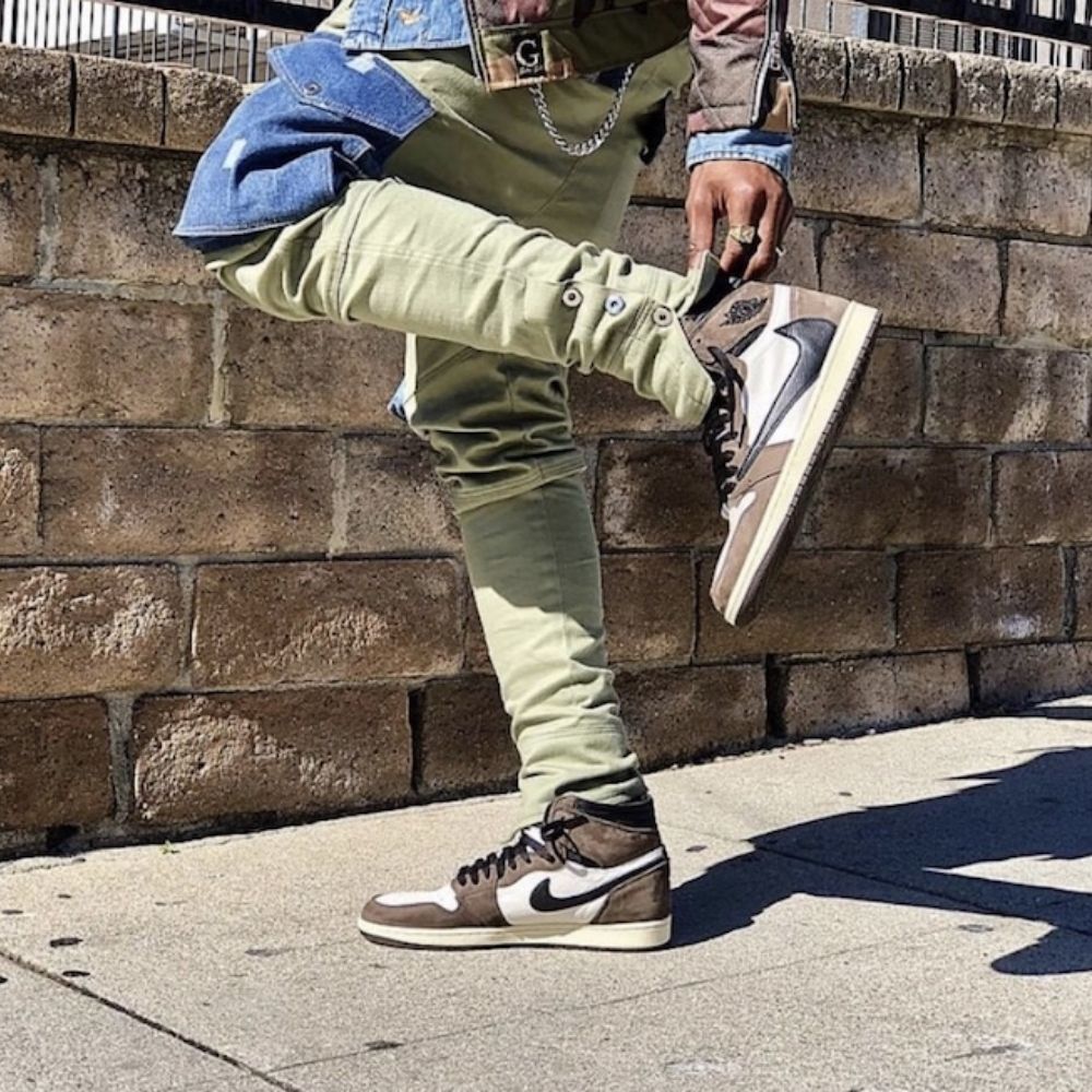 Air Jordan 1 Retro High OG x Travis Scott Mocha
