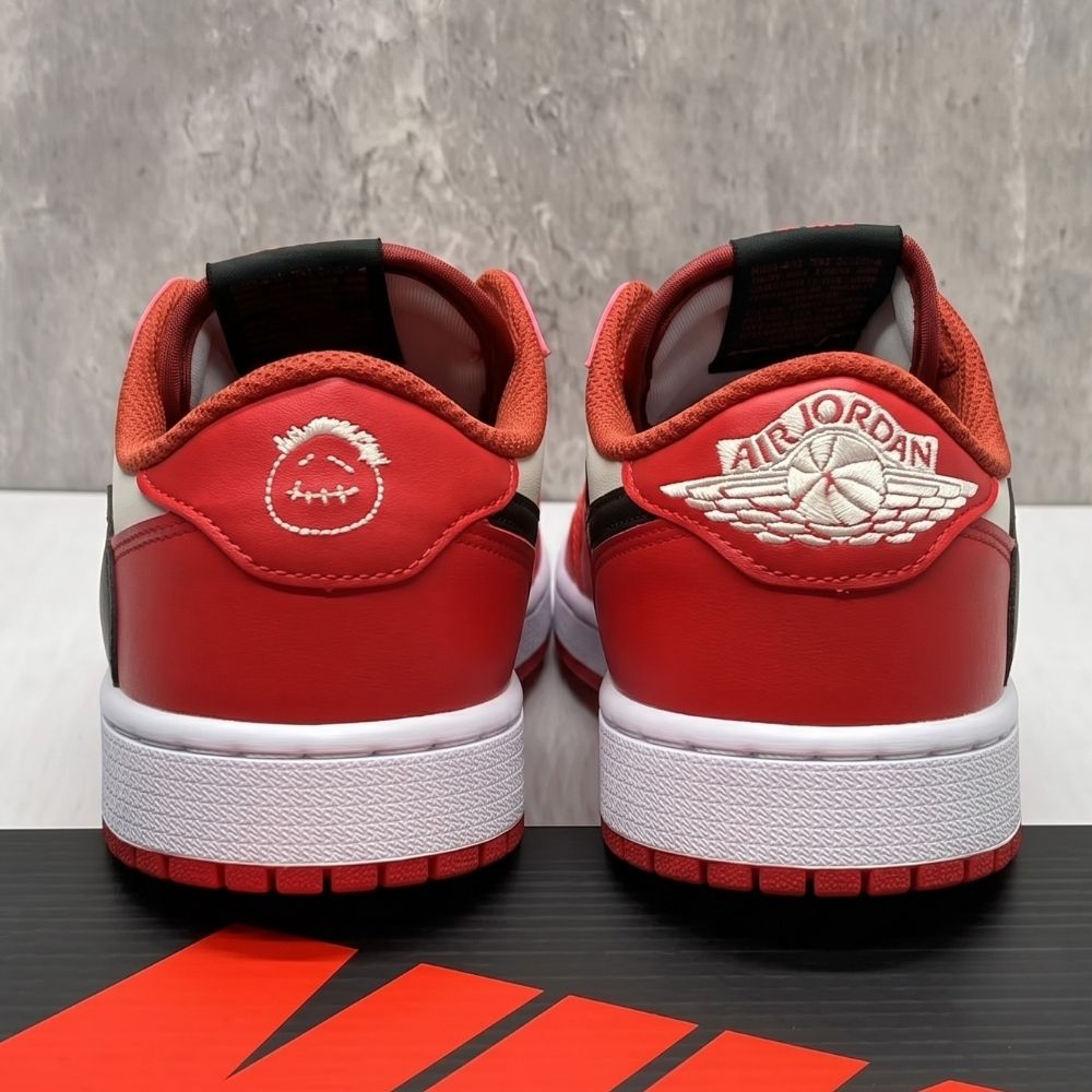 Air Jordan 1 Low x Travis Scott Chicago Red