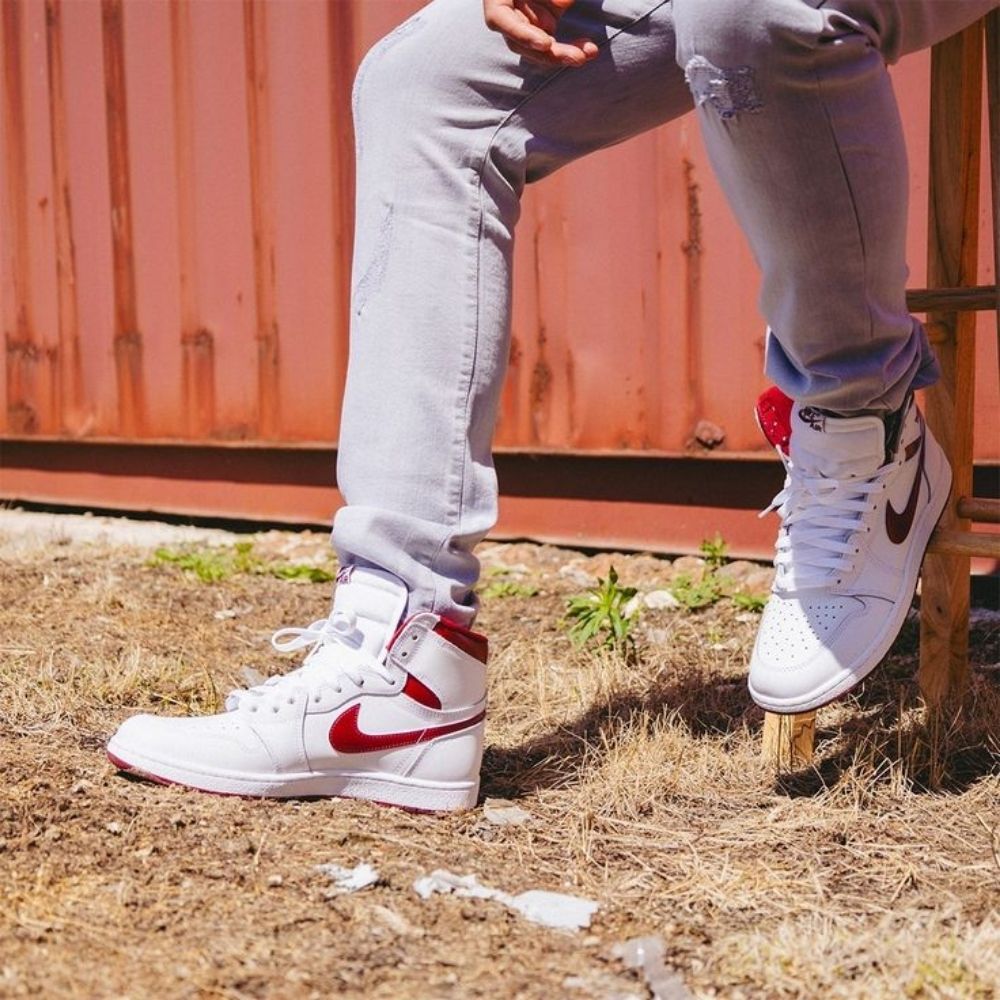 Air Jordan 1 Retro High 85 OG Metallic Burgundy