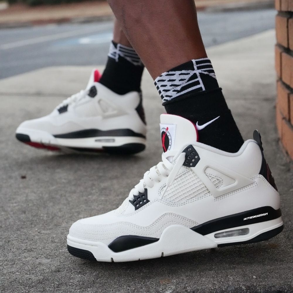 Air Jordan 4 Flight Club