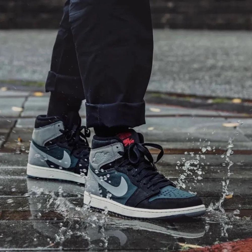 Air Jordan 1 Retro High Element Gore-Tex Black Particle Grey