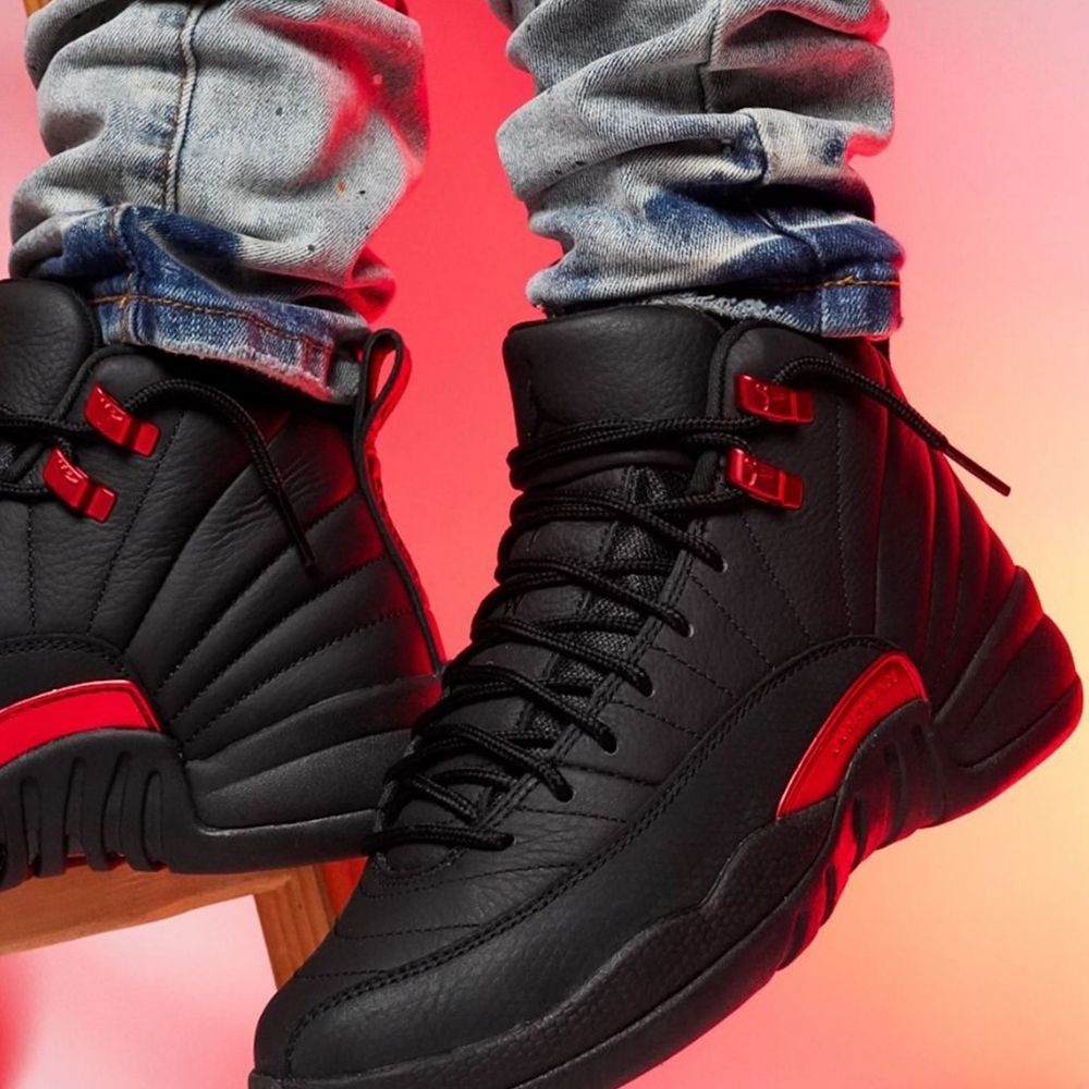 Air Jordan 12 Bloodline