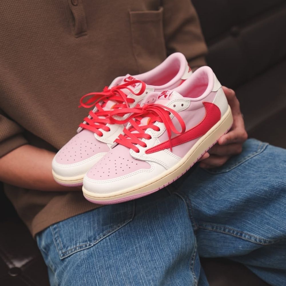 Air Jordan 1 Retro Low OG x Travis Scott Sail Tropical Pink