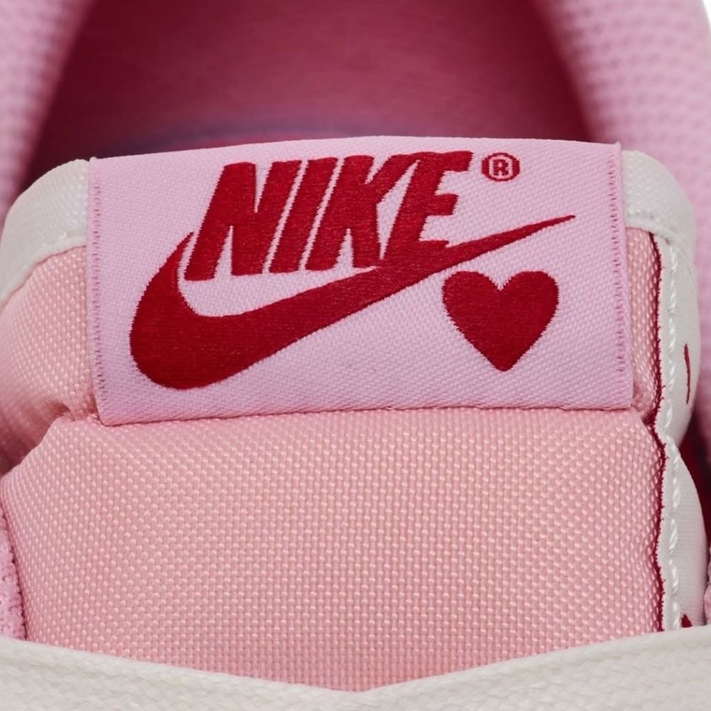 Air Jordan 1 Retro Low OG x Travis Scott Sail Tropical Pink