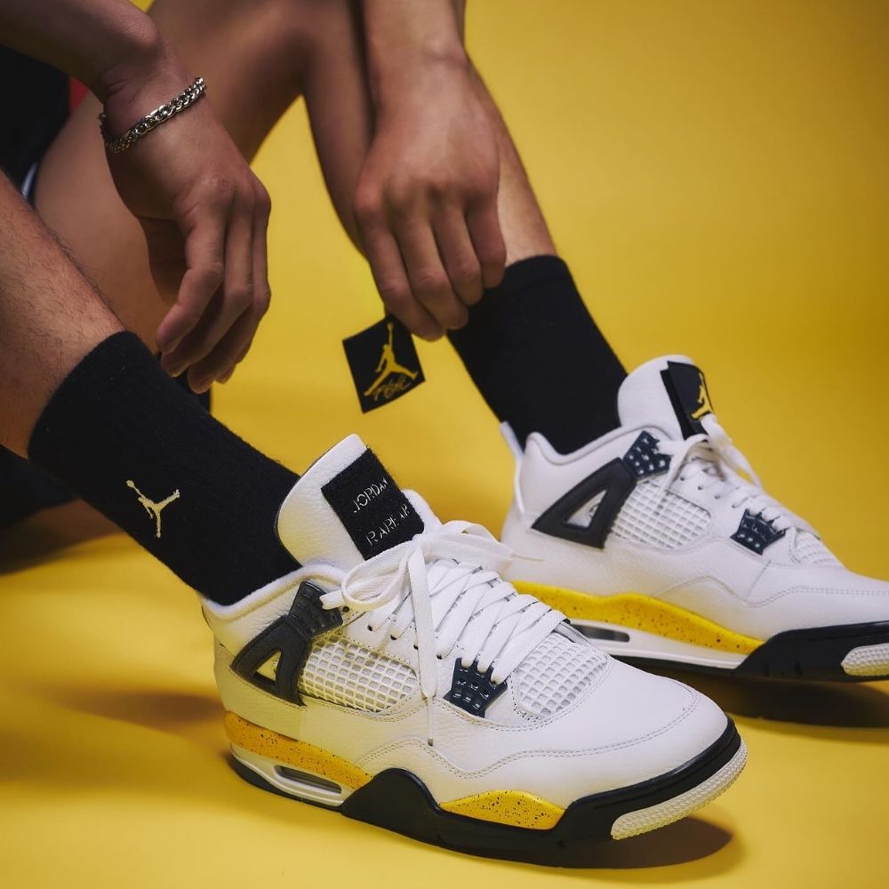 Air Jordan 4 Retro Rare Air Tour Yellow 2026