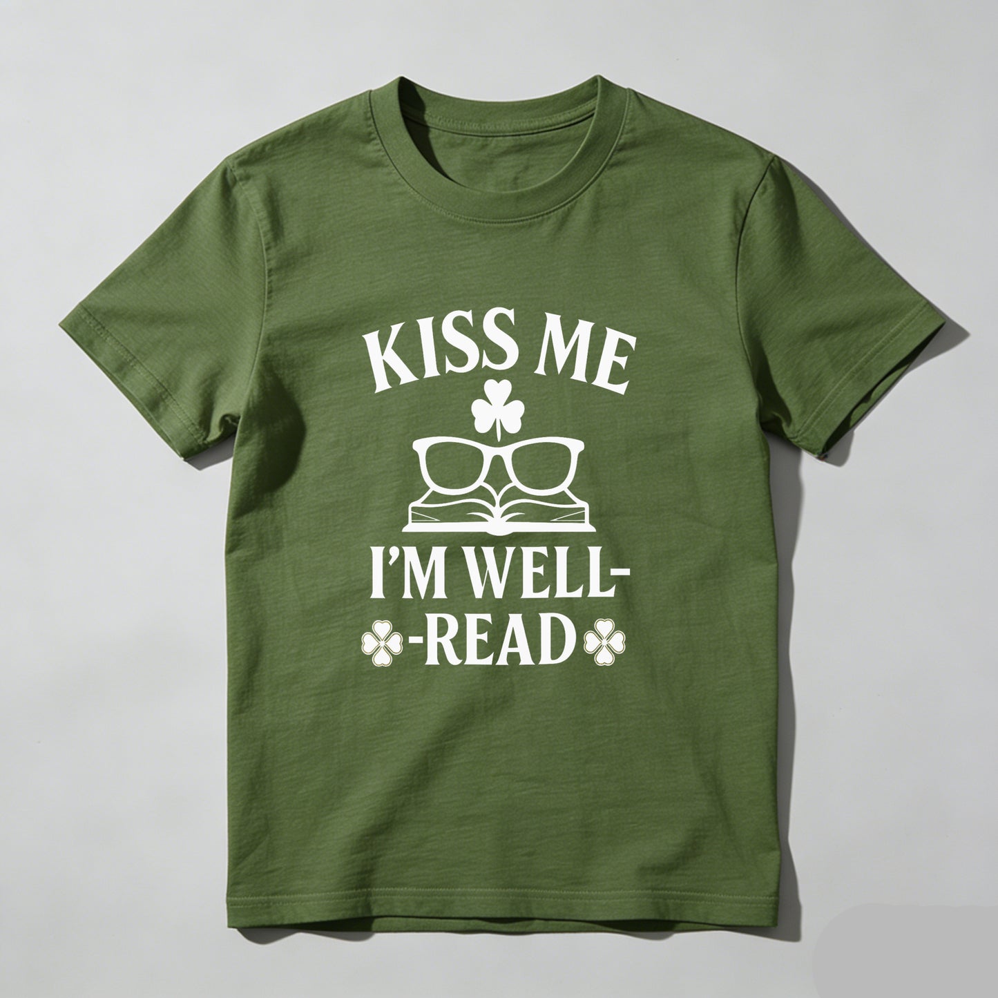 Wardrobecart Kiss Me I'm Well Read Unisex Classic T-shirt