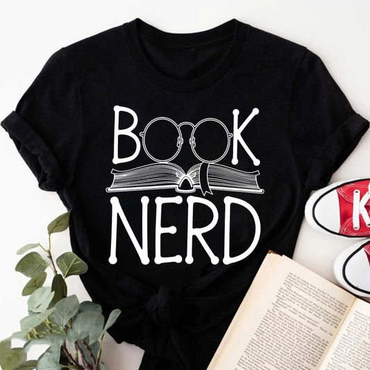 Wardrobecart Book Nerd With Glasses And Open Book Unisex Classic T-shirt