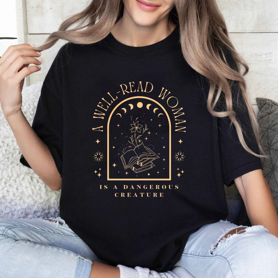 Wardrobecart A Well Read Woman Is A Dangerous Creature Unisex Classic T-shirt
