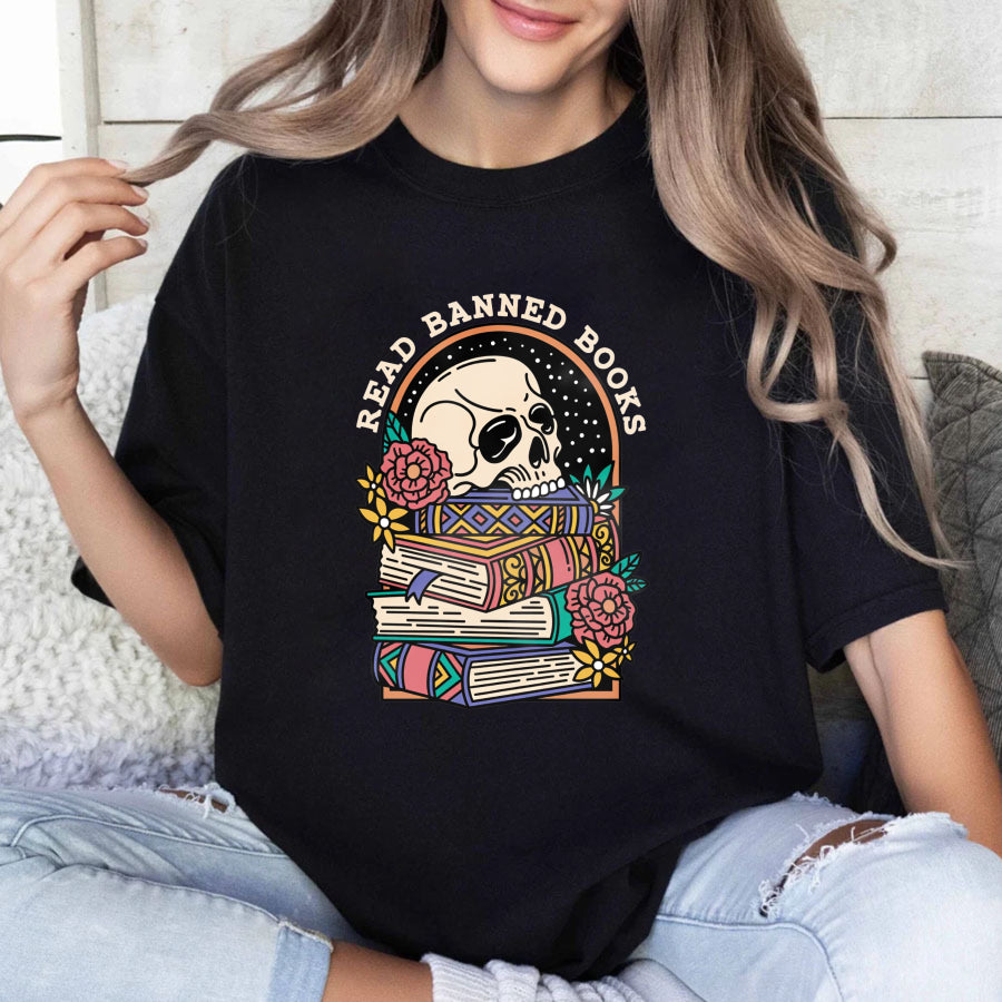 Wardrobecart Read Banned Books Skull And Books Unisex Classic T-shirt