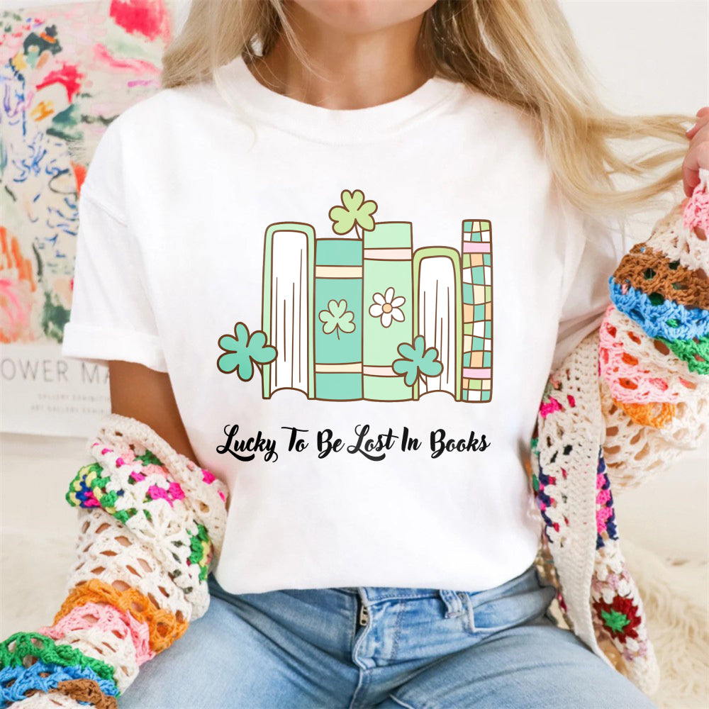 Wardrobecart Books With Flowers And Text Unisex Classic T-shirt