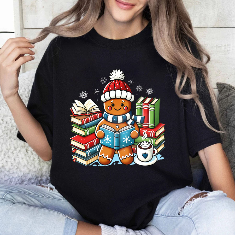 Wardrobecart Gingerbread Cookie Reading Books With Coffee Unisex Classic T-shirt