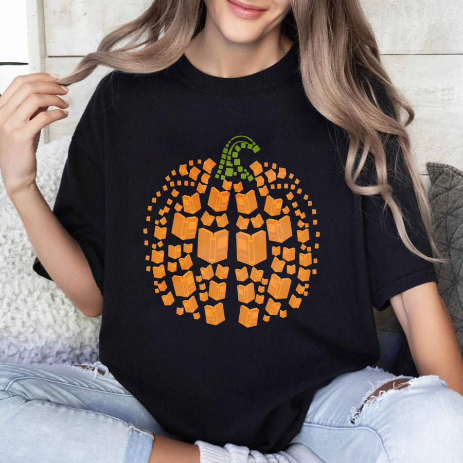 Wardrobecart Pumpkin Made Of Open Books Pattern Unisex Classic T-shirt