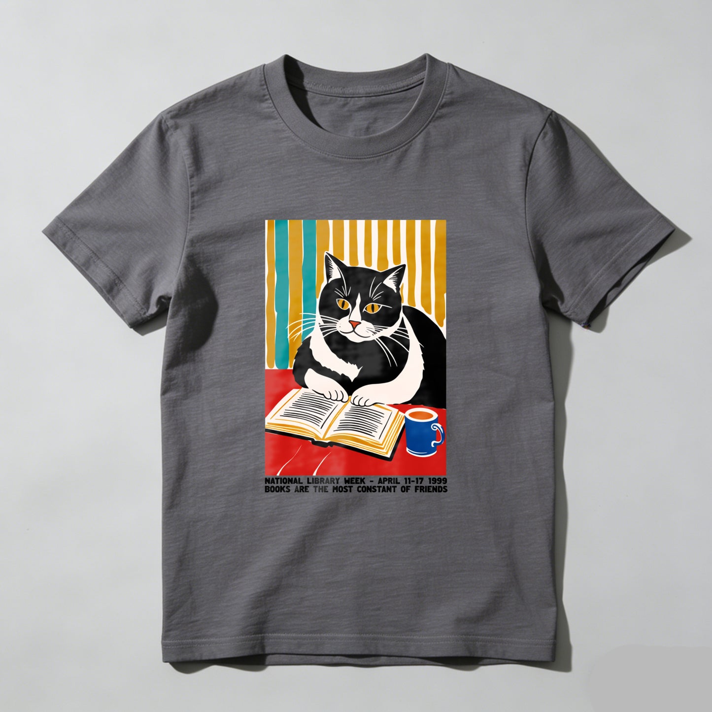 Wardrobecart Cat Reading Book With Coffee Cup Unisex Classic T-shirt