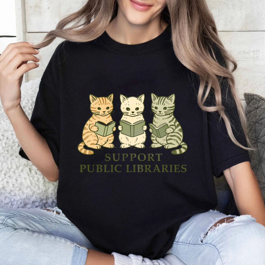 Wardrobecart Three Cats Reading Books Support Public Libraries Unisex Classic T-shirt